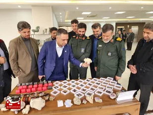 بازاریان و اصناف پشتیبان ملت در ایام مختلف انقلاب بوده اند+عکس