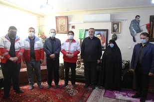 دیدار مسئولان هلال احمر با خانواده شهید مدافع حرم حامد جوانی