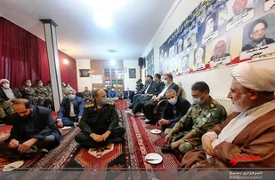 گوهر گرانبهای دفاع مقدس، سینه به سینه باید به آیندگان منتقل شود
