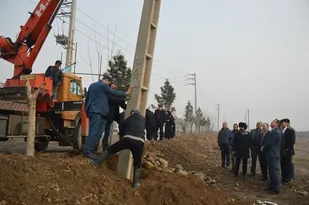 جابجایی 15 تیر برق در جاده قاسم&zwnj;آباد تهرانچی آغاز شد