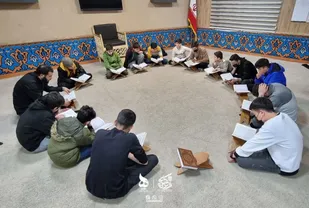 همدان / جلسه قرآن هادی ( محفل جوانان بسیجی )