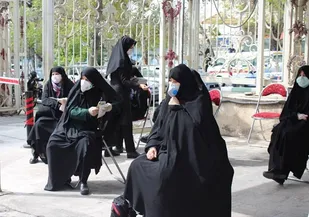بانوان فرهنگساز و فداکار بسیجی&nbsp;گردان های الزهرا(س) برای نجات جان بیماران به جمع اهداکنندگان خون پیوستند