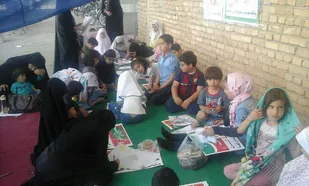 برپایی غرفه کودکان با موضوع روز قدس در مصلای بهار