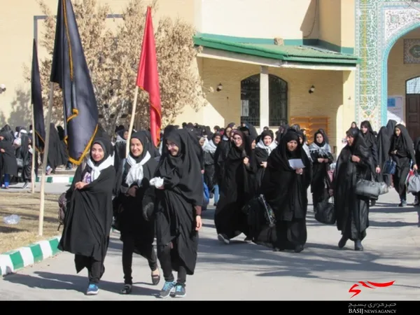 سومین کاروان راهیان نور دانشجویی استان چهارمحال و بختیاری به مناطق عملیاتی جنوب کشور اعزام شد ./عکس: سید مرتضی علوی