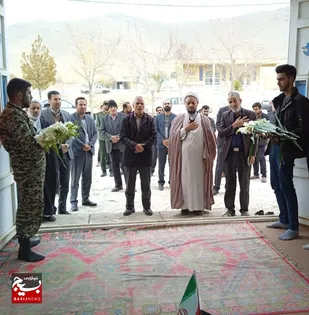 غبارروبی و عطرافشانی قبورمطهرشهدای وردنجان