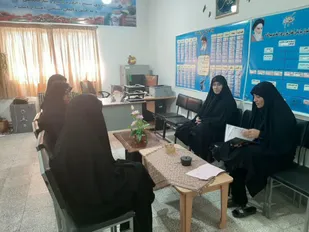 برگزاری جلسه شورای حوزه و سرمربی صالحین میامی با محوریت برنامه های هفته عفاف و حجاب