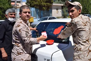 برپایی ایستگاه ماشین نویسی توسط سربازان وظیفه ناحیه مقاومت بسیج محلات