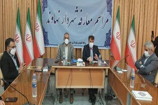 فرمانداری برای پاسخگویی به مطالبات مردم در کنار شهرداری و شورای شهر نهاوند است