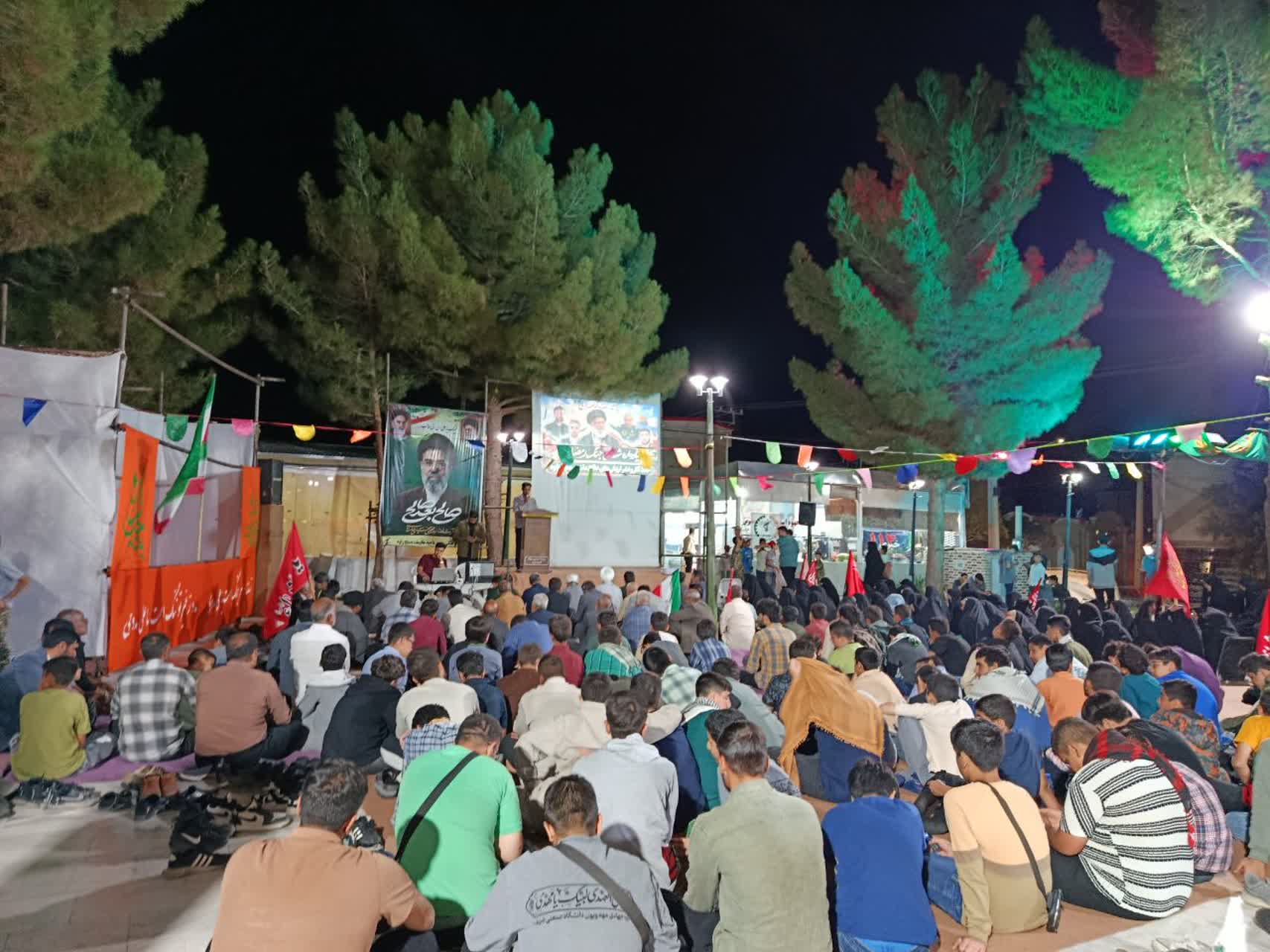 ملت ایران با ایستادگی پای عهد خود به اقتدار امروز رسیده است