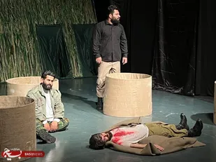 اجرای نمایش " همه برادران من" در شهر یزد(+ تصاویر )
