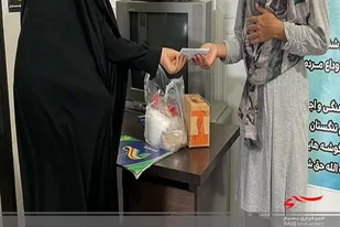 توزیع کمک های مومنانه به همت گروه جهادی شهیده فریده  آل سیاحی حوزه الزهراس تنگستان