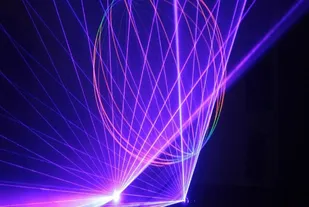 ساخت دستگاه ضدعفونی کننده بر پایه اشعه UV