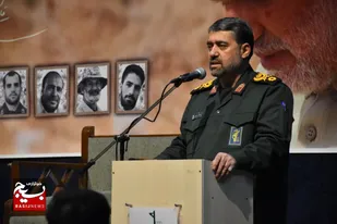 شهید &laquo;قاسم سلیمانی&raquo; قهرمان امت اسلام است
