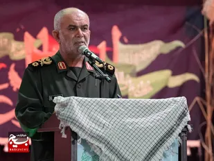 آیین گل&zwnj;گذاری قبور مطهر شهدا به مناسبت هفته بسیج در شهر بوشهر برگزار شد