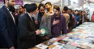 رئیس&zwnj;جمهور از نمایشگاه کتاب بازدید کرد