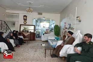 دیدار با سه خانواده شهید  در ایام هفته دفاع مقدس