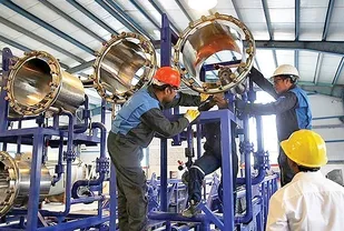گردش چرخ  تولیدات صنعتی با بهره مندی از نبوغ  فکر ایرانی مایه مباهات است
