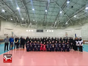 قنوات نایب قهرمان رقابت های لیگ والیبال بانوان قم شد