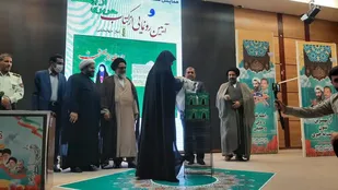 آیت الله حسینی: دشمن پایگاه خانواده را مورد هدف قرار داده است/ همسر شهید اسکندری: عشق و ارادات مردم به شهدا مثال زدنی است/رونمایی از کتاب حریری از بهشت +( تصاویر)