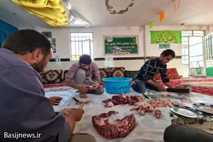توزیع گوشت قربانی توسط پایگاه شهید مطهری ملایر