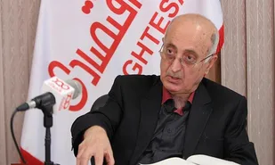 اقتصاد کشور شبیه ماشینی است که در دست یک راننده ناشی افتاده است!