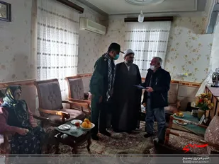 فرمانده سپاه ناحیه نظرآباد با خانواده شهید گرانقدر ناصر اصل زعیم دیدار کرد