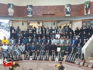 مراسم تجلیل از پدرشهید ورزشکار محسن حسین نیا در آیین کشوری گراميداشت هفته فرهنگ پهلوانی و روزبسیج ورزشکاران