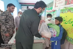 لوازم التحریر و کیف بین دانش آموزان کنارکی توزیع شد