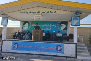 برگزاری صبحگاه مشترک نیروهای مسلح به مناسبت هفته فراجا در رزن