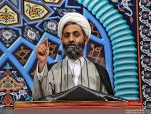 رمز استواری انقلاب اسلامی به خاطر الهام&zwnj;گیری از بیانات ائمّه&zwnj;ی هدیٰ (ع) و اهل&zwnj;بیت پیغمبر است