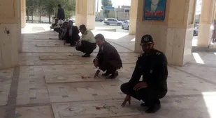 غبار روبی گلزار شهدا شهرستان خاتم به مناسبت هفته قوه قضائیه