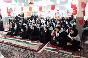 جشن انقلاب در پایگاه حضرت آمنه(س) همدان برگزار شد