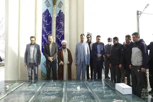 گلباران قبور شهدا در شهرستان مهدیشهر