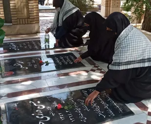 تجدید عهد و پیمان خواهران گردان کوثر شاهرود با شهدا+ تصاویر