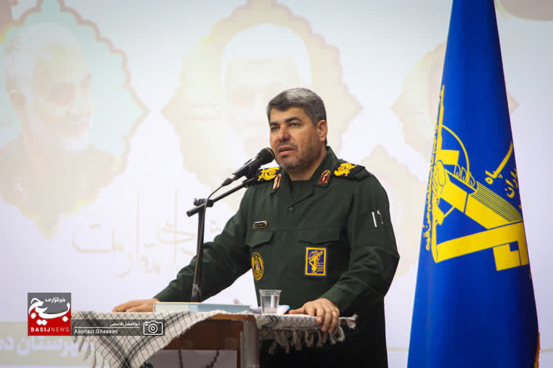 مردم با حفظ میدان، فتنههای دشمن را خنثی کردند مردم با حفظ میدان، فتنههای دشمن را خنثی کردند