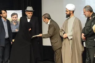 تجلیل از هنرمندان انقلابی همدان در هفته &laquo;هنر انقلاب اسلامی&raquo;