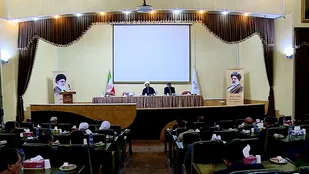 نباید  هیچ دین و کتاب آسمانی مورد هتک حرمت قرار گیرد