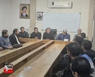نشست صمیمی مسئول بسیج کارخانجات سپاه استان قم با سربازان طرح انصار برگزار شد