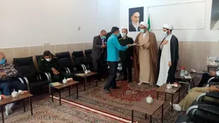 دیدار سرگروه&zwnj;های جهادی مهریز با امام جمعه شهرستان + تصاویر