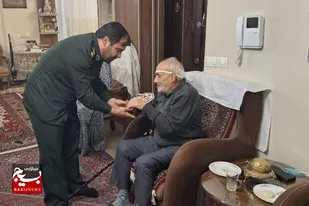 دیدار مسئول معاونت آماد و پشتیبانی سپاه انصارالحسین(ع) همدان با خانواده معظم شهدای تدارکات