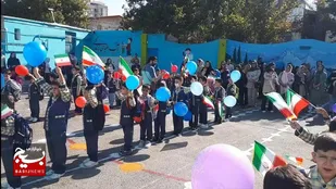 برگزاری جشن شکوفه&zwnj;ها در یکی از قدیمی ترین مدرسه های بروجرد + فیلم