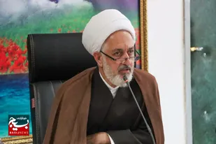 با پیشرفت زمان، باید پیشرفت کرد و با انحراف زمان باید مبارزه کرد
