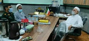 دیدارفرمانده&zwnj;&zwnj;سپاه&zwnj;بندرخمیر&zwnj;ومسول&zwnj;نمایندگی&zwnj;ناحیه&zwnj;با&zwnj;امام&zwnj;جمعه&zwnj;موقت&zwnj;اهل&zwnj;سنت