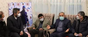 تعظیم  سیدعلی یزدی خواه به رسم  وفاداری و رفاقت