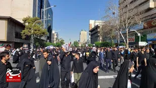 &nbsp;

حضور بیش از ۱۰ هزار قزوینی در مراسم وداع و تشییع شهید خدمت