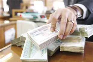 بازار ارز و دلار سیاست شفاف می خواهد