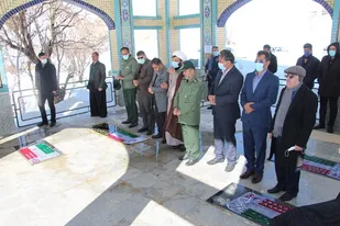 گلباران و عطر افشانی قبور مطهر شهداء در کوهرنگ