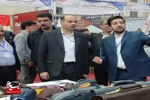 کارم را با گرفتن یک بسته چرم از پدرم آغاز کردم