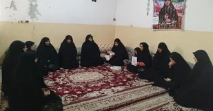 یاد شهیده در خانه خانواده&zwnj;اش زنده ماند؛ تجلیل از خانواده شهید مطهره نارویی در چابهار