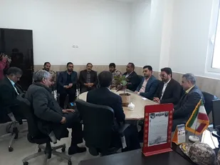 حضور شهردار و اعضا شورای شهر شهرضا در مقر گردان به مناسبت روز پاسدار